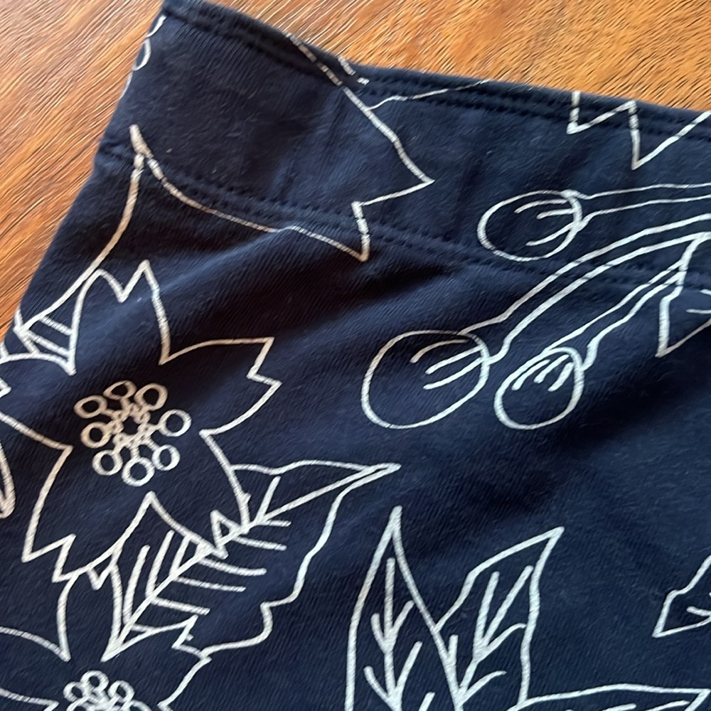 EUC navy and white Nike athletic leggings - Picture 12 of 13